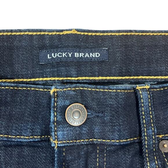 Lucky Brand Mens 105 Slim Jeans Size 32/32 Taper Dark Wash Denim Classic Basic - Picture 3 of 9
